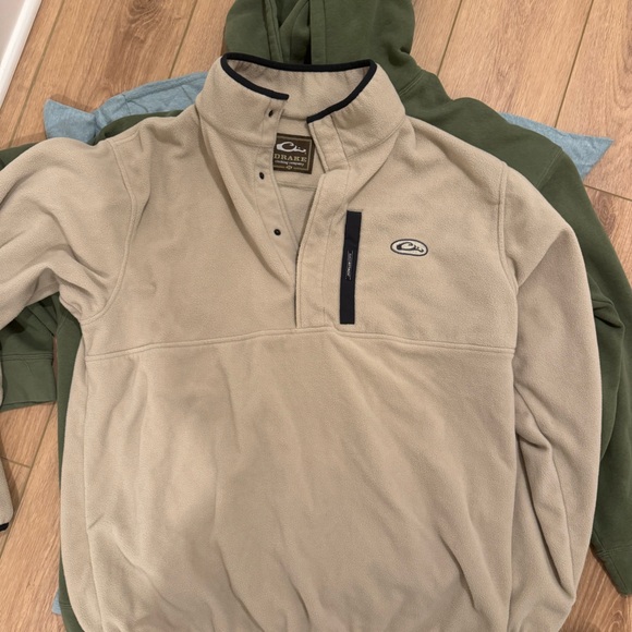 1 Hoodie, 1 Pullover and 1 TShirt - Picture 3 of 3